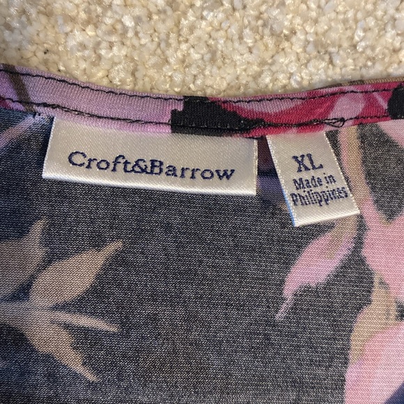 Women’s Croft & Borrow sleeveless drape neck top. Size XL. - Picture 2 of 8